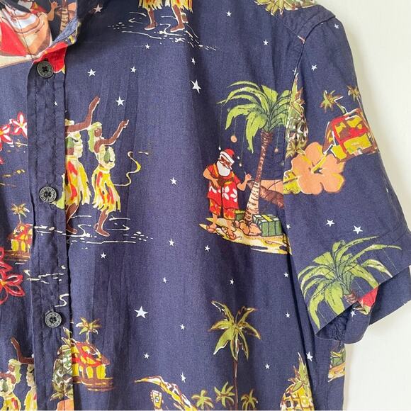 Free Planet Hawaiian Santa Short Sleeve Shirt S Christmas Vacation - Picture 2 of 8